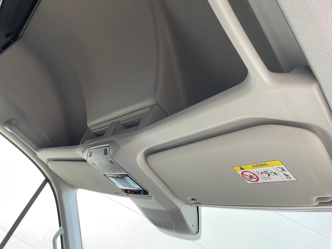 Panel van Volkswagen Crafter Kasten 35 L4H3 KAMERA KLIMA DAB: picture 26 Panel van Volkswagen Crafter Kasten 35 L4H3 KAMERA KLIMA DAB: picture 26