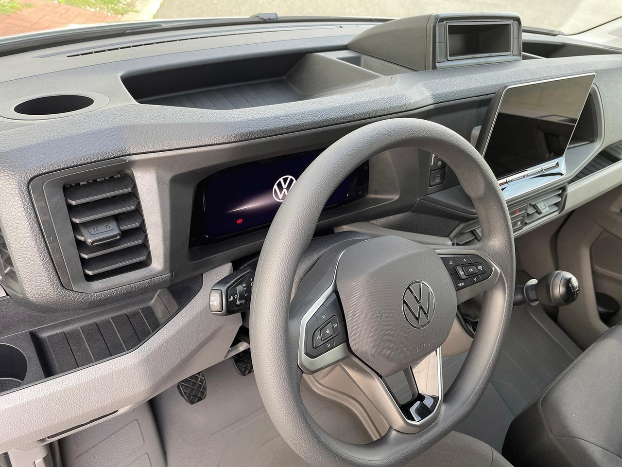 Panel van Volkswagen Crafter Kasten 35 L4H3 KAMERA KLIMA DAB: picture 22 Panel van Volkswagen Crafter Kasten 35 L4H3 KAMERA KLIMA DAB: picture 22