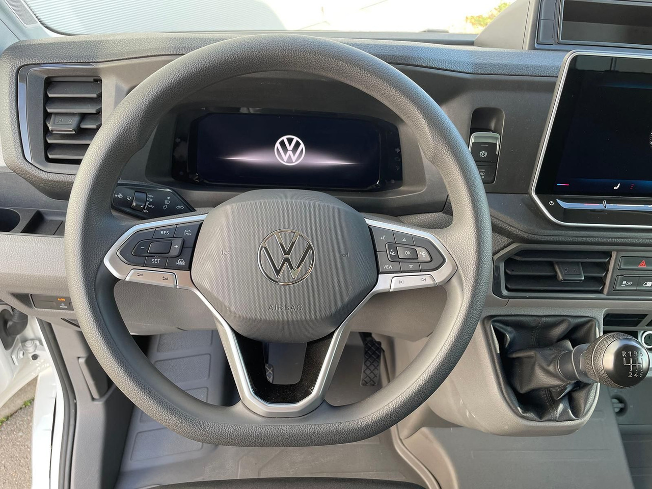 Passenger van Volkswagen Crafter MIXTO 35 L3H3 KAMERA SITZHZ DAB: picture 11 Passenger van Volkswagen Crafter MIXTO 35 L3H3 KAMERA SITZHZ DAB: picture 11