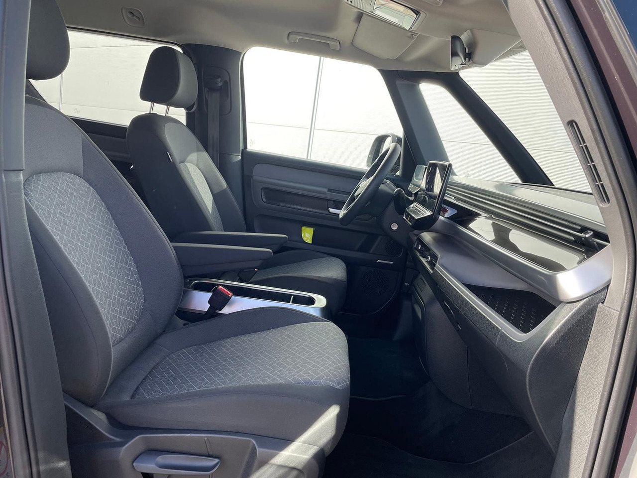 Passenger van, Electric van Volkswagen ID.Buzz KW Fahrwerk LM Felgen KLIMA PDC ACC DAB: picture 17