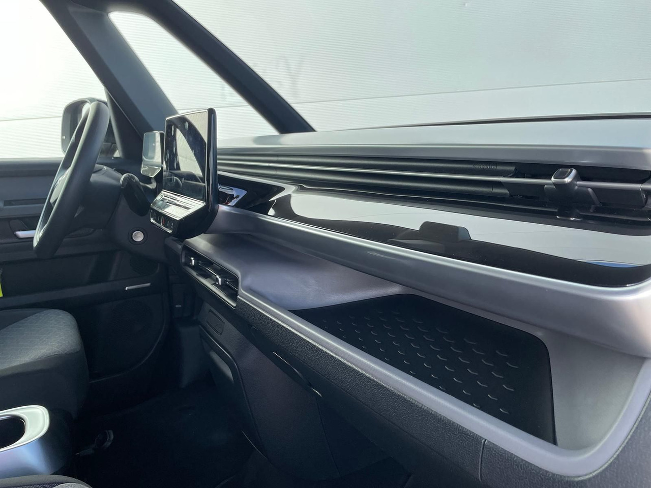 Passenger van, Electric van Volkswagen ID.Buzz KW Fahrwerk LM Felgen KLIMA PDC ACC DAB: picture 18