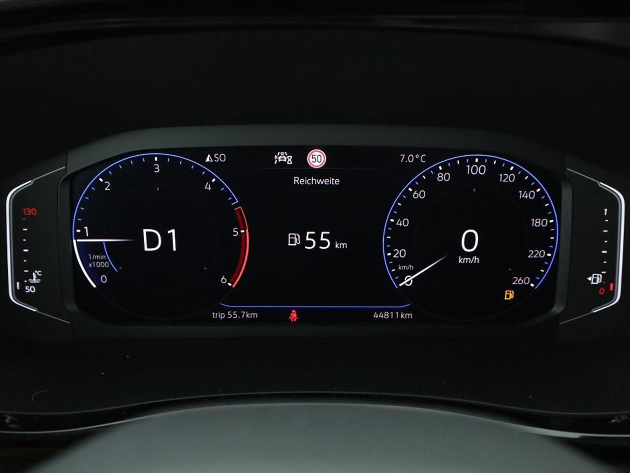 Volkswagen T6.1 Caravelle Comfortl LR 4M NAV el. Trittstufe - Minibus, Passenger van: picture 3 Volkswagen T6.1 Caravelle Comfortl LR 4M NAV el. Trittstufe - Minibus, Passenger van: picture 3