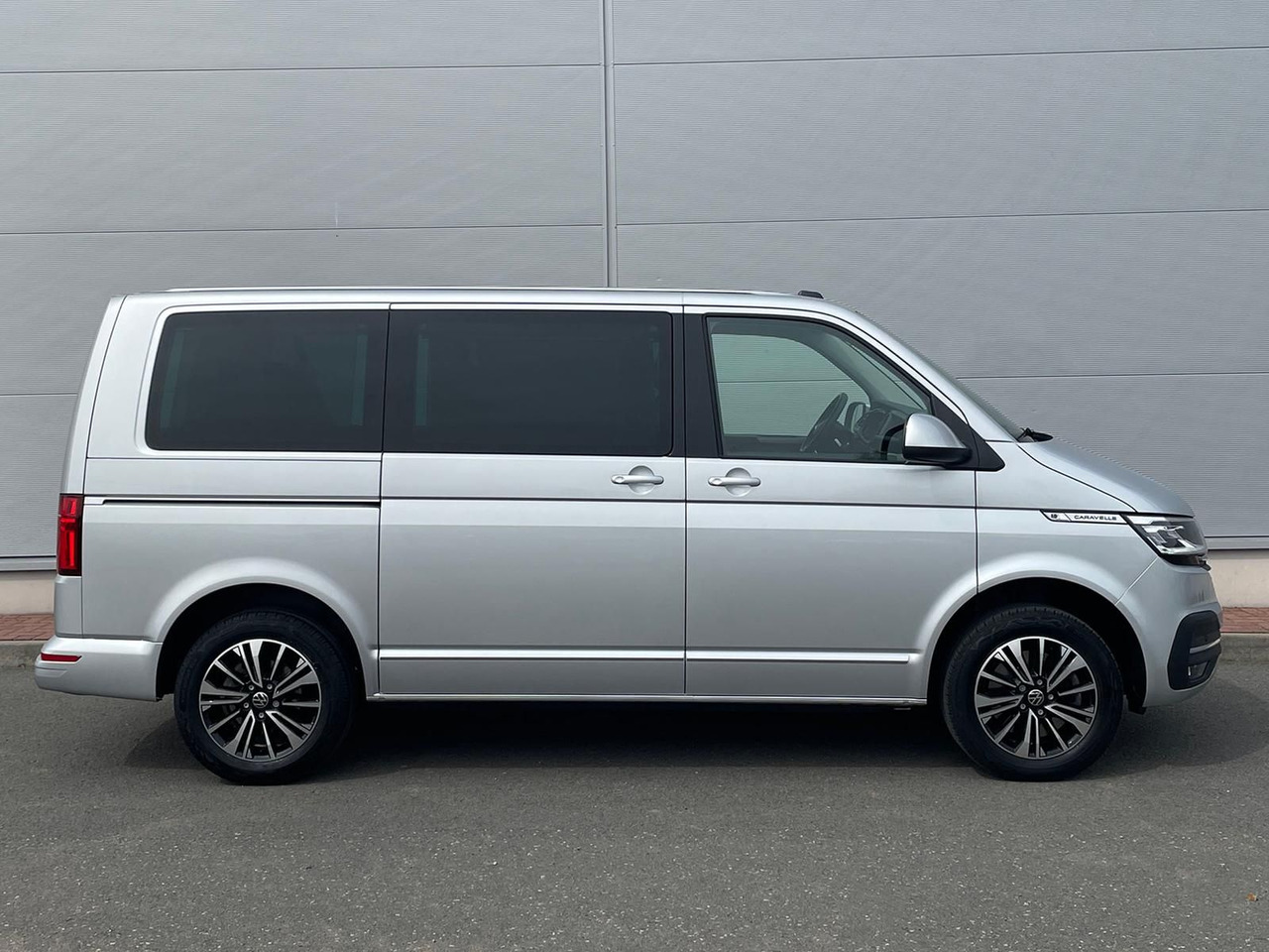 Volkswagen T6.1 Caravelle Highline STANDHZ NAVI LEDER PDC - Passenger van: picture 5 Volkswagen T6.1 Caravelle Highline STANDHZ NAVI LEDER PDC - Passenger van: picture 5