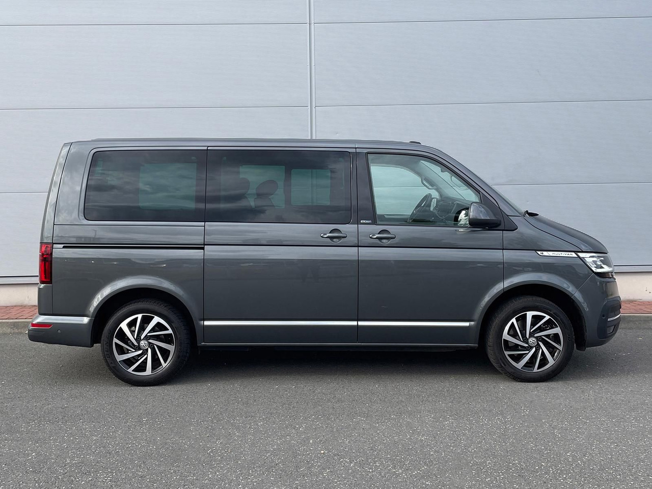 Volkswagen T6.1 Multivan Comfortline 4M ACC KAMERA SITZHZ - Passenger van: picture 5 Volkswagen T6.1 Multivan Comfortline 4M ACC KAMERA SITZHZ - Passenger van: picture 5