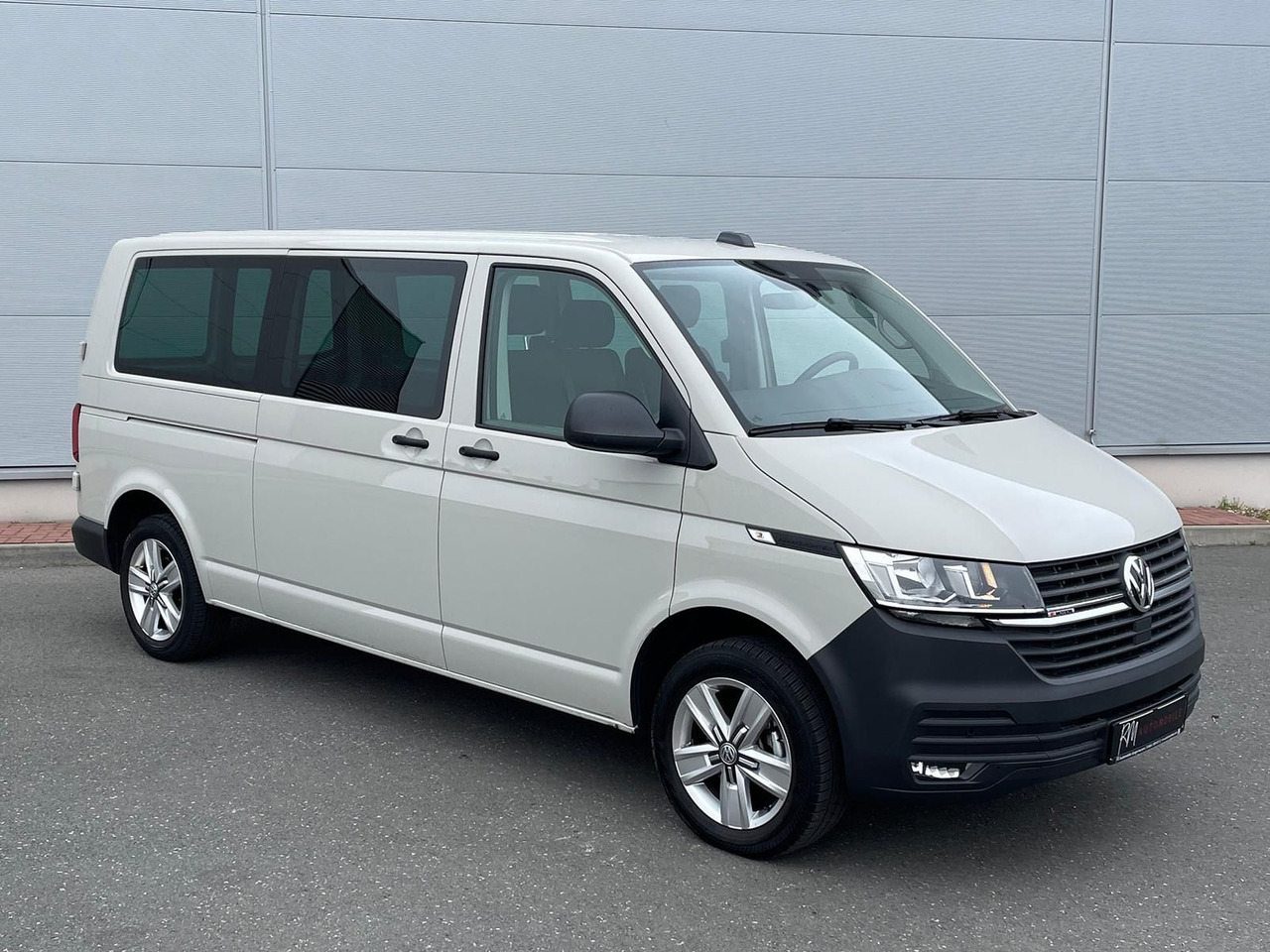 Volkswagen T6.1 Transporter 2.0 TDI lang 4MOTION SITZHZ NAV - Panel van: picture 2 Volkswagen T6.1 Transporter 2.0 TDI lang 4MOTION SITZHZ NAV - Panel van: picture 2