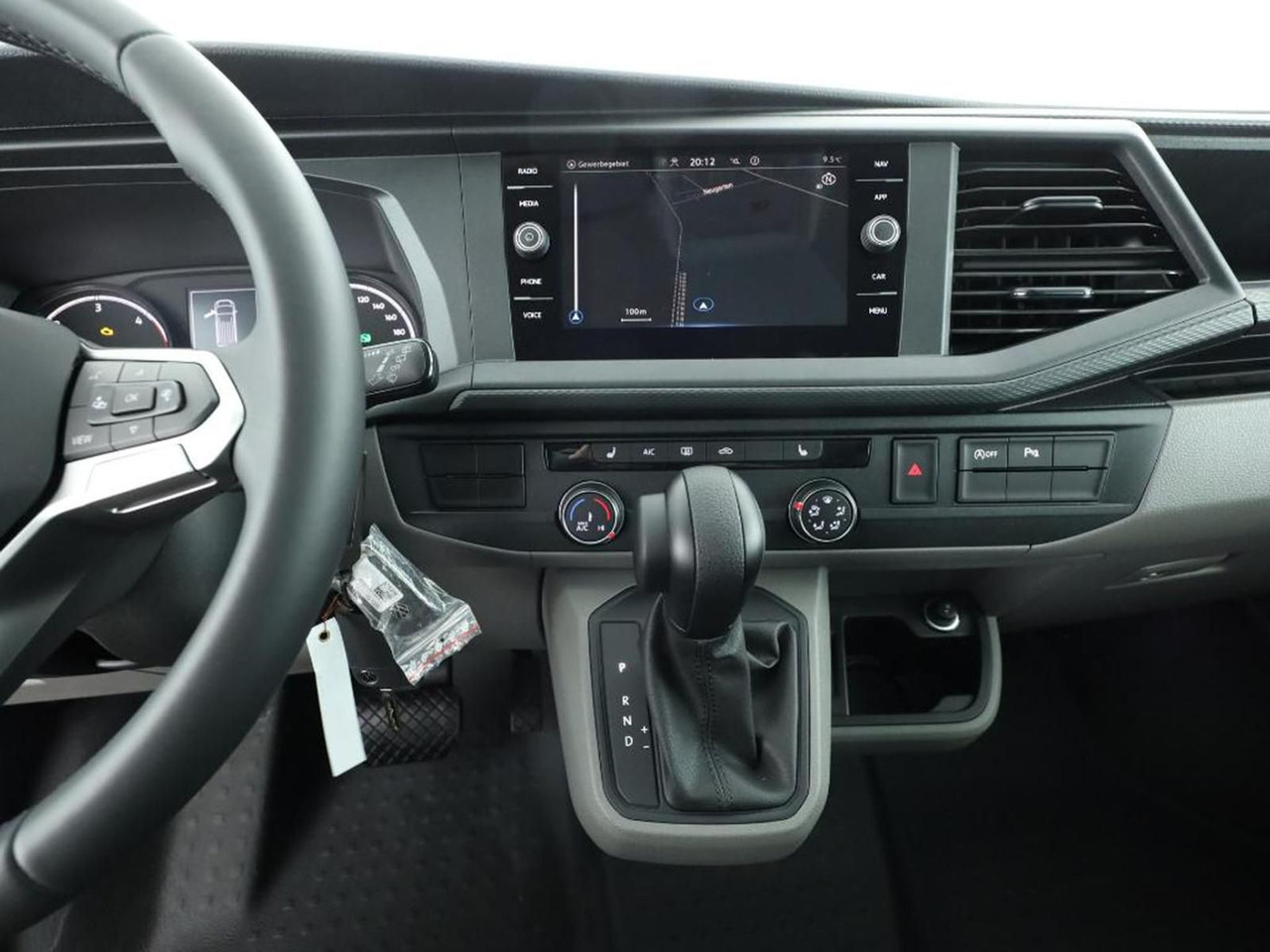 Volkswagen T6.1 Transporter 4MOTION NAVI STANDHZ ACC PDC - Minibus, Passenger van: picture 5 Volkswagen T6.1 Transporter 4MOTION NAVI STANDHZ ACC PDC - Minibus, Passenger van: picture 5