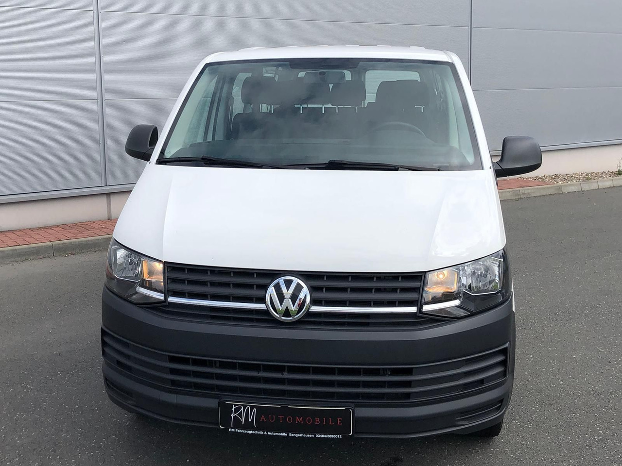 Volkswagen T6 Transporter 2.0 TDI Kombi lang 9-SITZE TEMP - Car: picture 4 Volkswagen T6 Transporter 2.0 TDI Kombi lang 9-SITZE TEMP - Car: picture 4