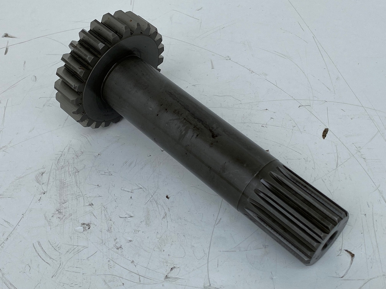 Liebherr Antriebswelle ID-Nr.9443859 - ID-Nr.944385903. LH60, LH80, ER934, ER944, LOS944, LOS946, LOS950, LOS954, R944, R946, R950, R954, RZG390. #AN2804# - Gearbox for Crawler excavator: picture 1 Liebherr Antriebswelle ID-Nr.9443859 - ID-Nr.944385903. LH60, LH80, ER934, ER944, LOS944, LOS946, LOS950, LOS954, R944, R946, R950, R954, RZG390. #AN2804# - Gearbox for Crawler excavator: picture 1