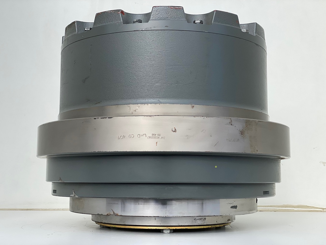 Liebherr Fahrantrieb FAT450P123, ID-Nr.90202516 - ID-Nr.90202517. LOS954, R940, R946, R950, R954, R956. #159-04# - Final drive for Crawler excavator: picture 3 Liebherr Fahrantrieb FAT450P123, ID-Nr.90202516 - ID-Nr.90202517. LOS954, R940, R946, R950, R954, R956. #159-04# - Final drive for Crawler excavator: picture 3