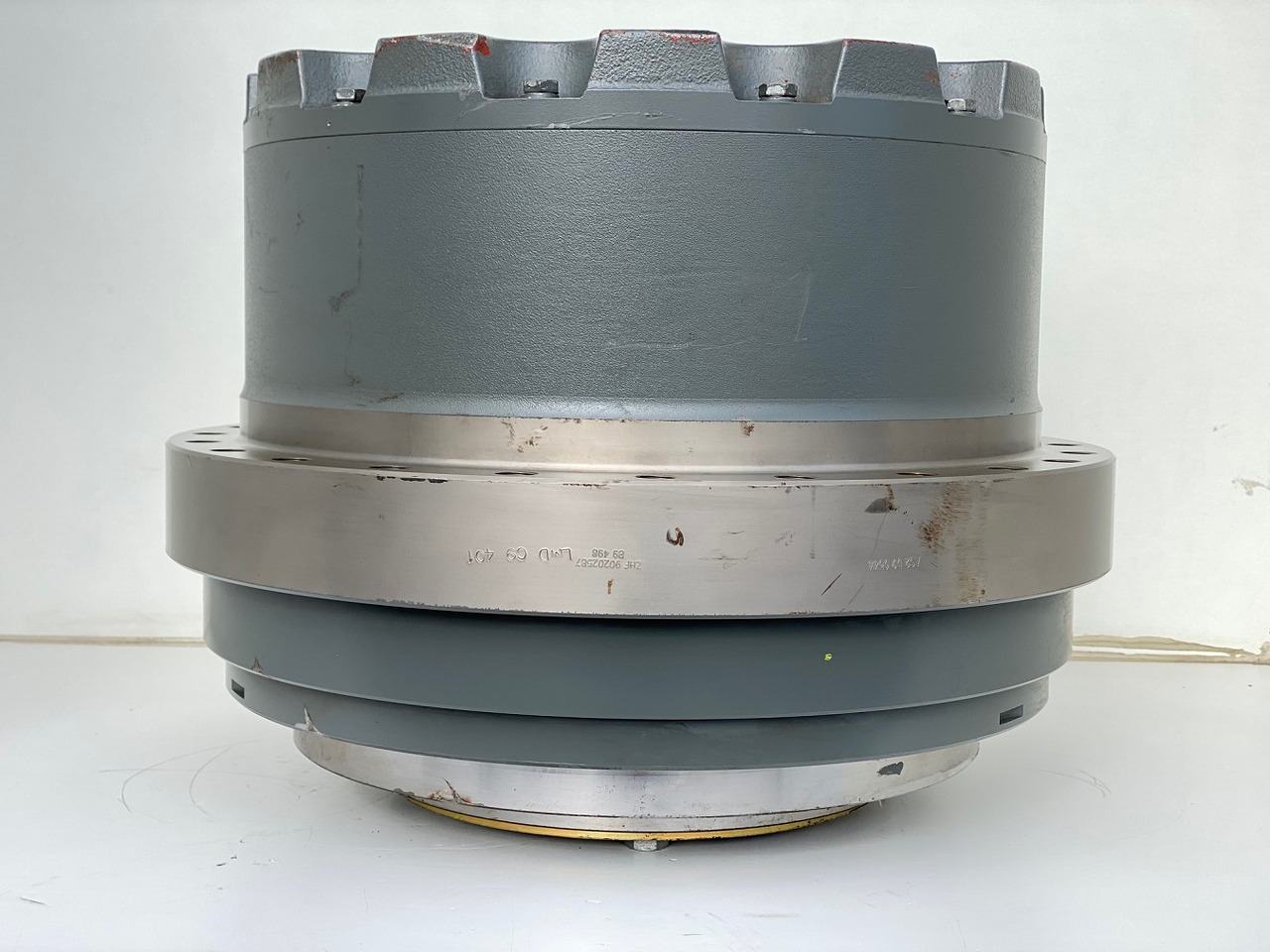 Liebherr Fahrantrieb FAT450P123, ID-Nr.90202516 - ID-Nr.90202517. LOS954, R940, R946, R950, R954, R956. #159-04# - Final drive for Crawler excavator: picture 2 Liebherr Fahrantrieb FAT450P123, ID-Nr.90202516 - ID-Nr.90202517. LOS954, R940, R946, R950, R954, R956. #159-04# - Final drive for Crawler excavator: picture 2