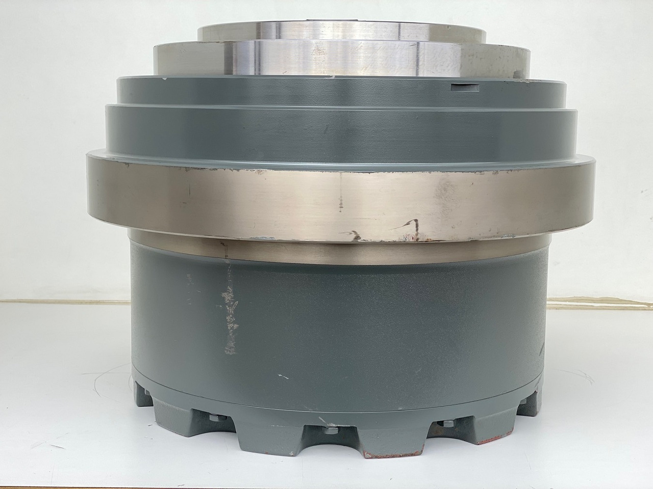 Liebherr Fahrantrieb FAT450P135, ID-Nr.90211932 - ID-Nr.90211933. ER944, R940, R944, R945, R946, R950, R960 T. #159-03# - Final drive for Crawler excavator: picture 2 Liebherr Fahrantrieb FAT450P135, ID-Nr.90211932 - ID-Nr.90211933. ER944, R940, R944, R945, R946, R950, R960 T. #159-03# - Final drive for Crawler excavator: picture 2