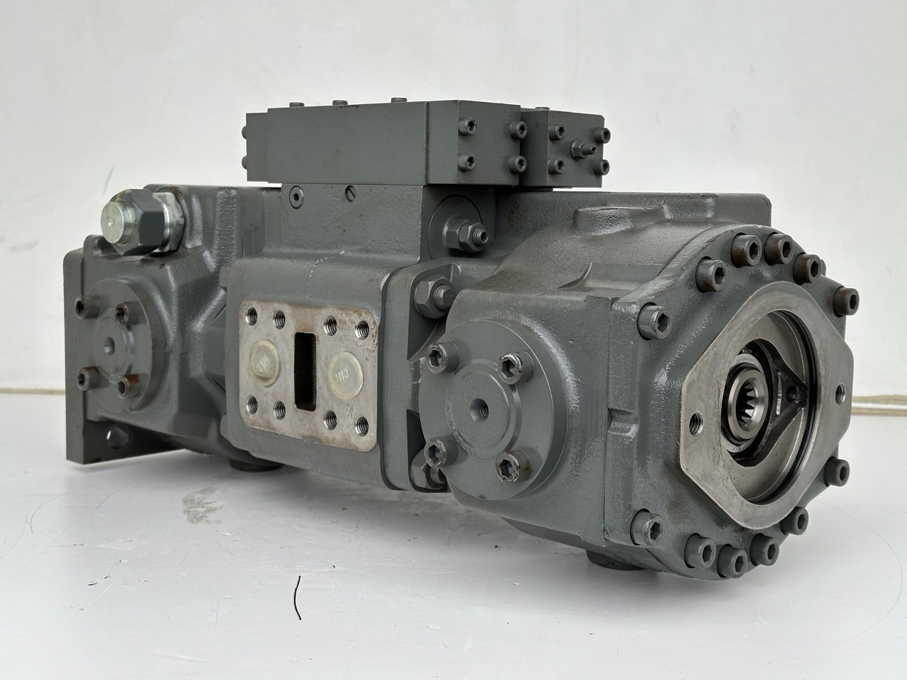 Liebherr Hydraulikdoppelpumpe Typ:LPVD 075. ID-Nr.9076806 - ID-Nr.9279749 - ID-Nr.9880487 - ID-Nr.9073988. A902 IND - A904 IND. #9076806.15495# - Hydraulic pump for Construction machinery: picture 5 Liebherr Hydraulikdoppelpumpe Typ:LPVD 075. ID-Nr.9076806 - ID-Nr.9279749 - ID-Nr.9880487 - ID-Nr.9073988. A902 IND - A904 IND. #9076806.15495# - Hydraulic pump for Construction machinery: picture 5