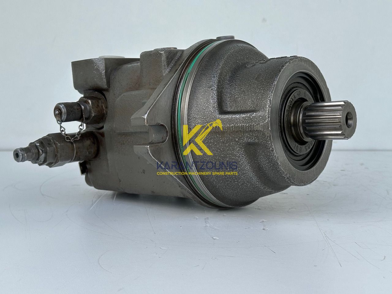 Liebherr Hydraulikeinbaumotor Typ:FMF058, ID-Nr.10122576 - ID-Nr.10145827 - ID-Nr.11371069. LOS1906, P924 COMP , R906, R906 PROTO, R916, R922, R924, R924 COMP, R926 COMP, R926 K LC. #11371069.08604# - Hydraulic motor for Crawler excavator: picture 2 Liebherr Hydraulikeinbaumotor Typ:FMF058, ID-Nr.10122576 - ID-Nr.10145827 - ID-Nr.11371069. LOS1906, P924 COMP , R906, R906 PROTO, R916, R922, R924, R924 COMP, R926 COMP, R926 K LC. #11371069.08604# - Hydraulic motor for Crawler excavator: picture 2
