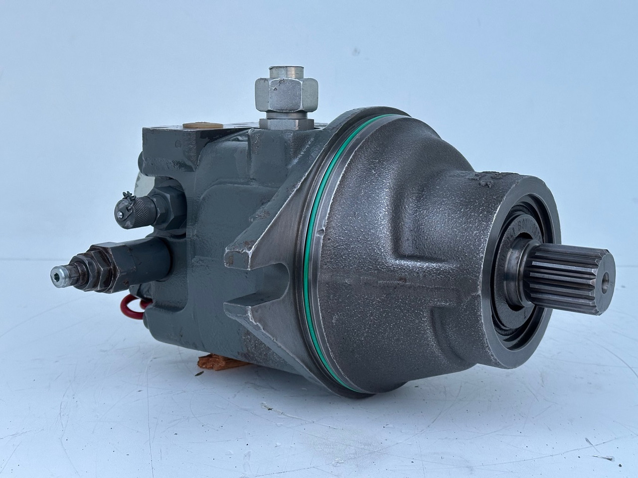 Liebherr Hydraulikeinbaumotor Typ:FMF090. ID-Nr.10139164 - ID-Nr.11371743. R946 LC, R946 LC-V, R946 NLC, R946 S-HD, R950 LC-V, R950 S-HD, R950. #11371743.11929# - Swing motor for Excavator: picture 2 Liebherr Hydraulikeinbaumotor Typ:FMF090. ID-Nr.10139164 - ID-Nr.11371743. R946 LC, R946 LC-V, R946 NLC, R946 S-HD, R950 LC-V, R950 S-HD, R950. #11371743.11929# - Swing motor for Excavator: picture 2