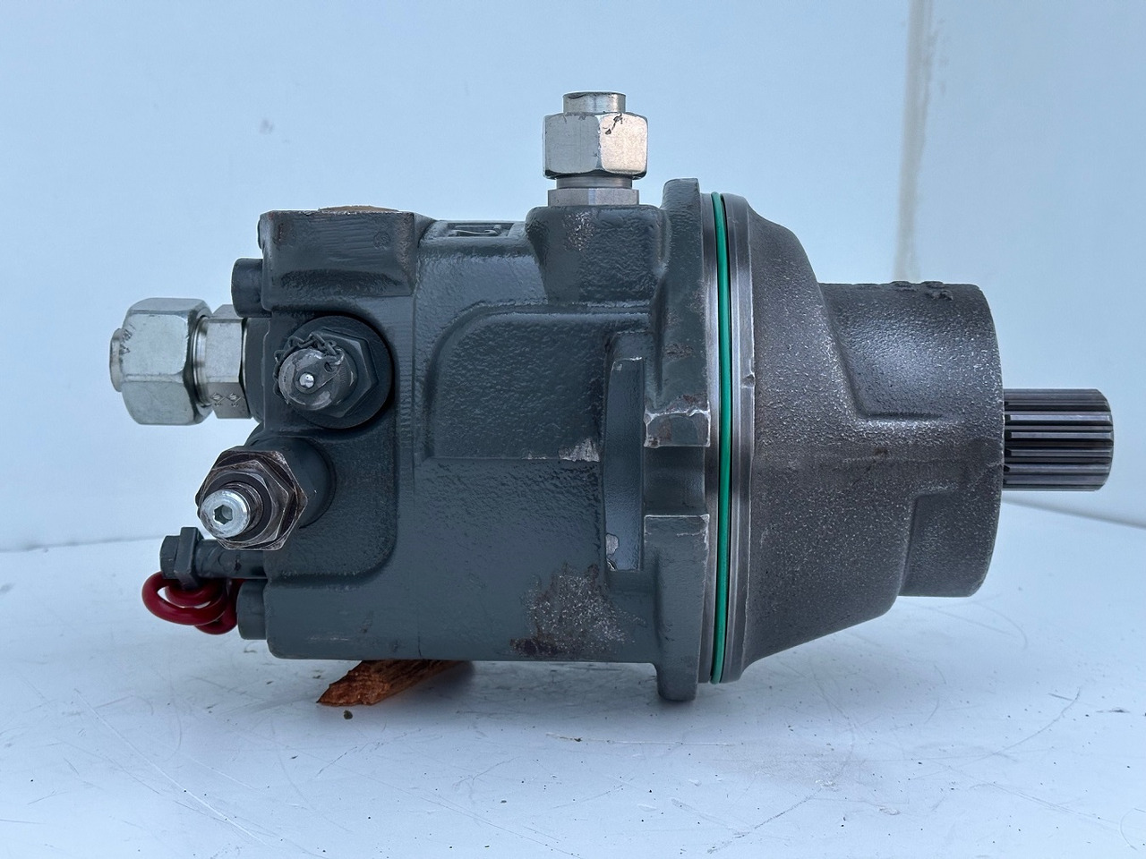 Liebherr Hydraulikeinbaumotor Typ:FMF090. ID-Nr.10139164 - ID-Nr.11371743. R946 LC, R946 LC-V, R946 NLC, R946 S-HD, R950 LC-V, R950 S-HD, R950. #11371743.11929# - Swing motor for Excavator: picture 4 Liebherr Hydraulikeinbaumotor Typ:FMF090. ID-Nr.10139164 - ID-Nr.11371743. R946 LC, R946 LC-V, R946 NLC, R946 S-HD, R950 LC-V, R950 S-HD, R950. #11371743.11929# - Swing motor for Excavator: picture 4