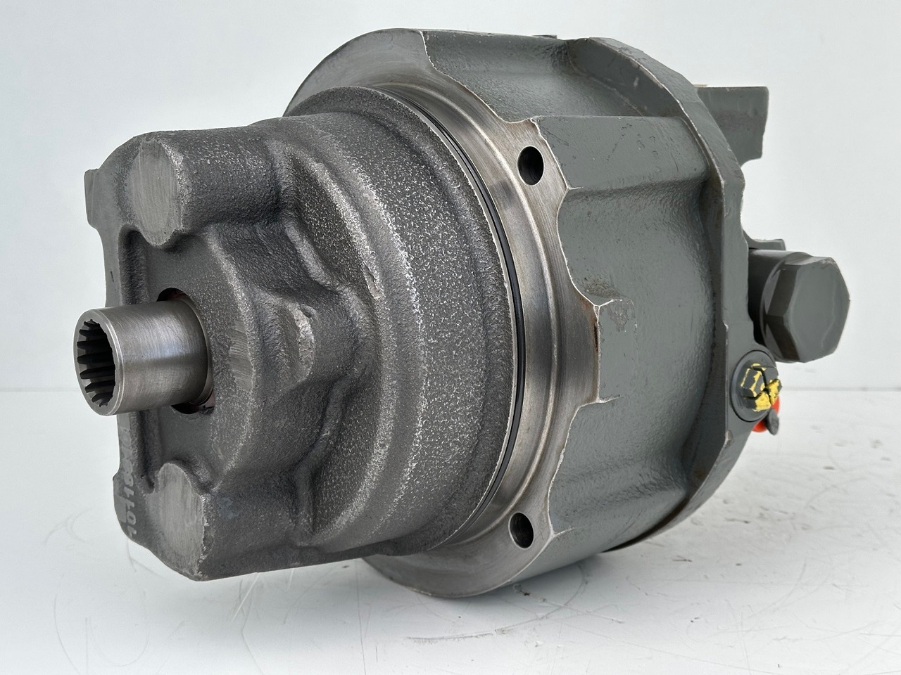 Liebherr Hydraulikeinbaumotor Typ:LH46VE 108. ID-Nr.11428178 . LOS926-1715,R926-1715,R928-1715,R930-1716,R934-1550,R936K-LC,R936K-NLC,R936K-SLC,R938. #11428178.0717# - Final drive for Construction machinery: picture 1 Liebherr Hydraulikeinbaumotor Typ:LH46VE 108. ID-Nr.11428178 . LOS926-1715,R926-1715,R928-1715,R930-1716,R934-1550,R936K-LC,R936K-NLC,R936K-SLC,R938. #11428178.0717# - Final drive for Construction machinery: picture 1