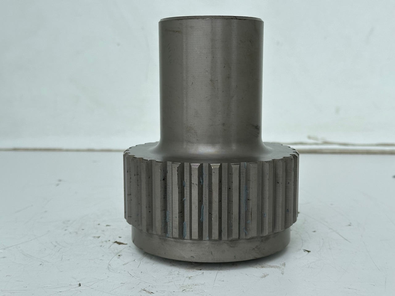 Liebherr Lamellenträger ID-Nr.90218052. FAT500F522, FAT500F528, FAT500F529, FAT500F559. PR73605, PR7363, PR7364. #90218052.02# - Undercarriage parts for Construction machinery: picture 1 Liebherr Lamellenträger ID-Nr.90218052. FAT500F522, FAT500F528, FAT500F529, FAT500F559. PR73605, PR7363, PR7364. #90218052.02# - Undercarriage parts for Construction machinery: picture 1