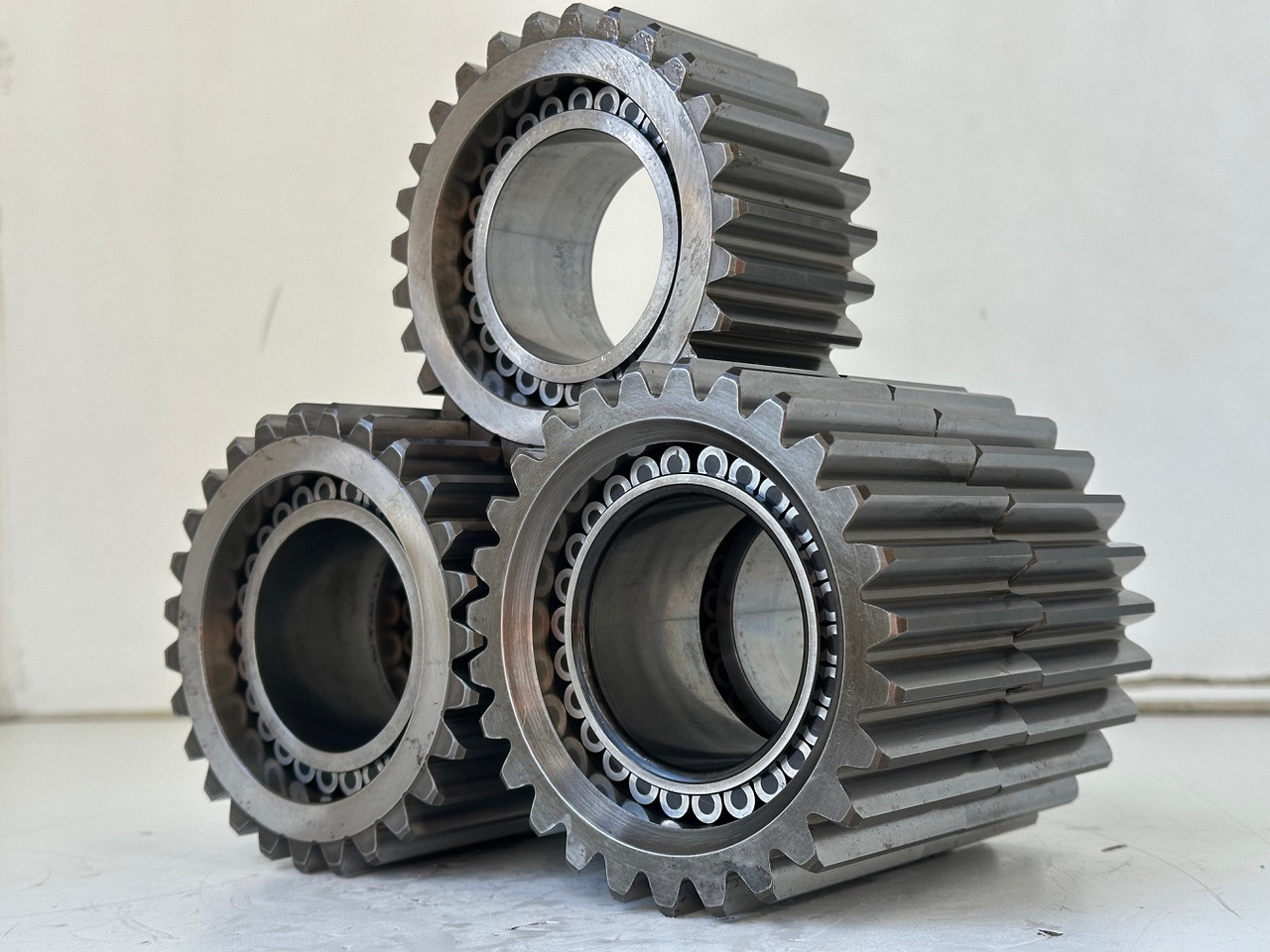 Liebherr Planetenrad ID-Nr.90024935. FAT400P112 - FAT400P130 - FAT400P139. R926, R928, R930, R934, R936, R938, R940, R944, R946, R950 T. #90024935.01.51139# - Gearbox for Construction machinery: picture 2 Liebherr Planetenrad ID-Nr.90024935. FAT400P112 - FAT400P130 - FAT400P139. R926, R928, R930, R934, R936, R938, R940, R944, R946, R950 T. #90024935.01.51139# - Gearbox for Construction machinery: picture 2