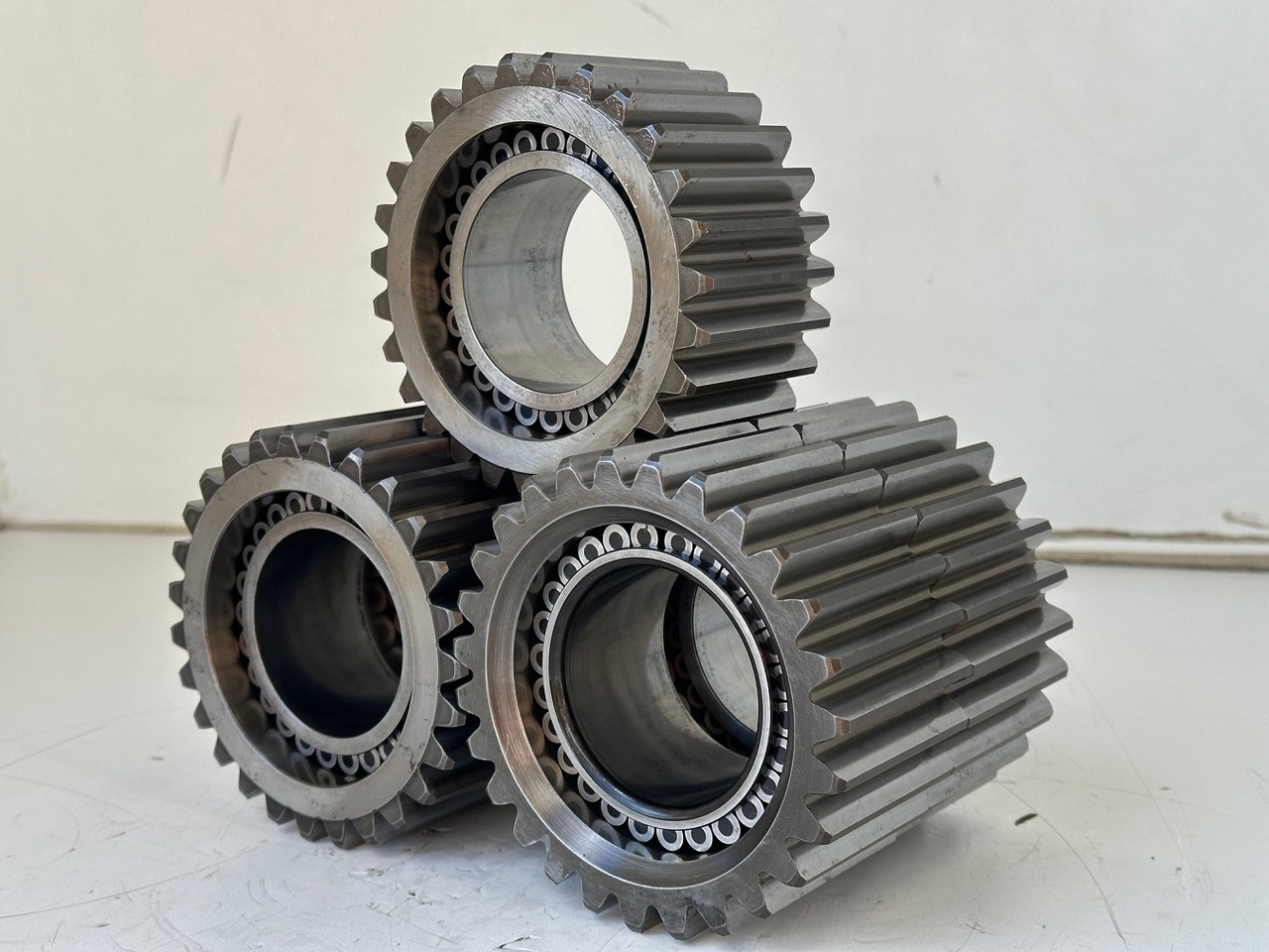 Liebherr Planetenrad ID-Nr.90024935. FAT400P112 - FAT400P130 - FAT400P139. R926, R928, R930, R934, R936, R938, R940, R944, R946, R950 T. #90024935.01.51139# - Gearbox for Construction machinery: picture 1 Liebherr Planetenrad ID-Nr.90024935. FAT400P112 - FAT400P130 - FAT400P139. R926, R928, R930, R934, R936, R938, R940, R944, R946, R950 T. #90024935.01.51139# - Gearbox for Construction machinery: picture 1