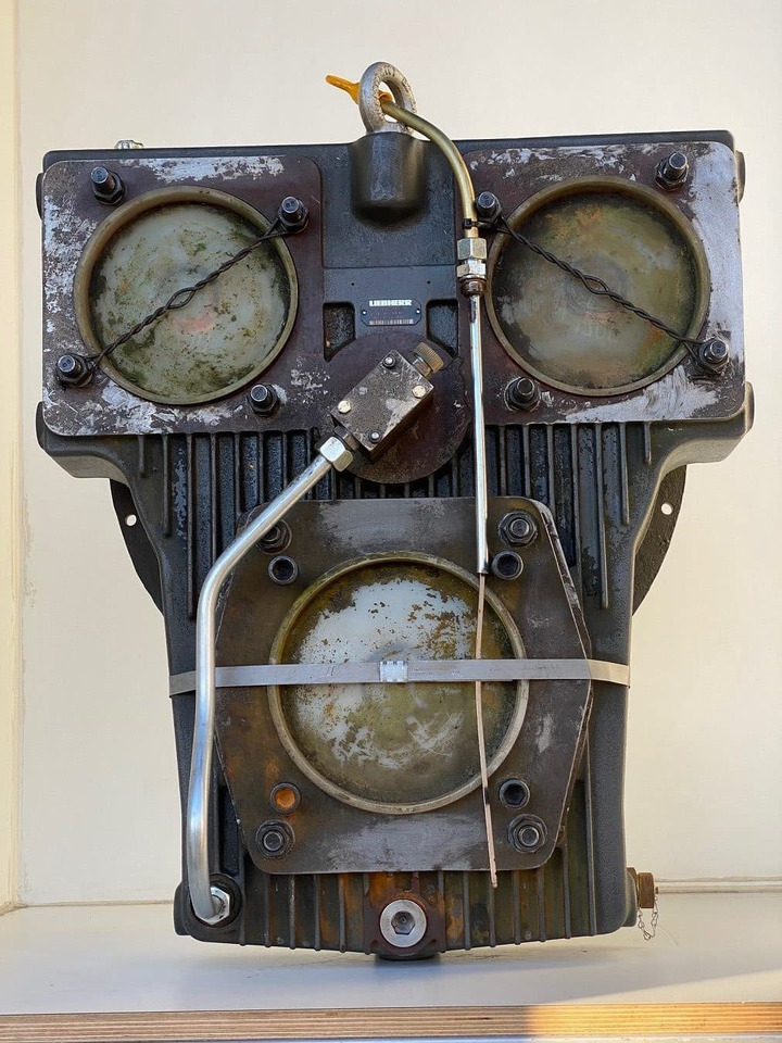 Liebherr Pumpenverteilergetriebe Typ:PVG351 C 385, ID-Nr.9078761. LTC 1055-00, LTC 1055-01, LTC 1055-02, LTC 1055-3-1. - Transmission for Mobile crane: picture 2 Liebherr Pumpenverteilergetriebe Typ:PVG351 C 385, ID-Nr.9078761. LTC 1055-00, LTC 1055-01, LTC 1055-02, LTC 1055-3-1. - Transmission for Mobile crane: picture 2