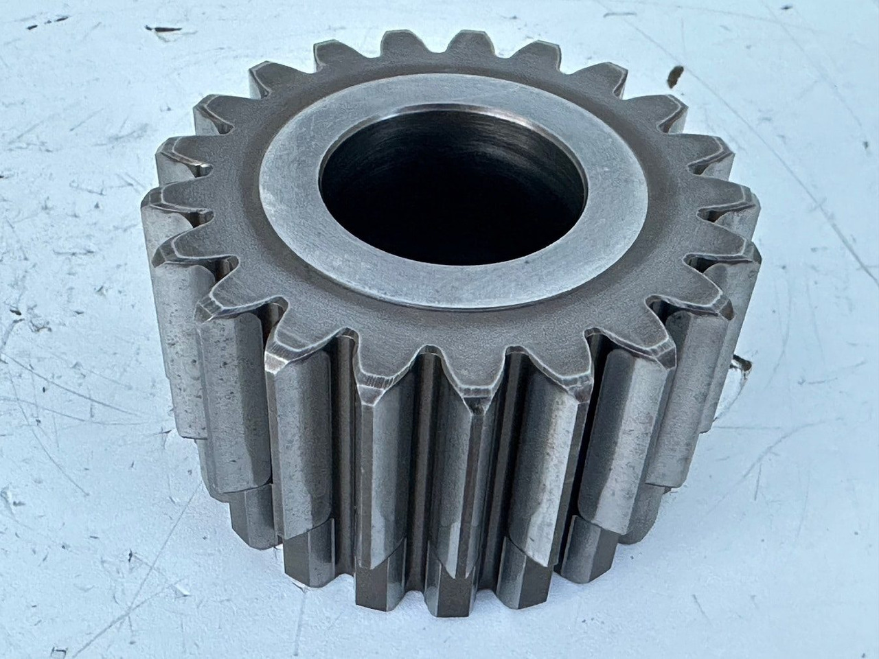 Liebherr Sonnenrad ID-Nr.90002821. FAT400P112, FAT400P130, FAT400P139. R926, R928, R930, R934, R936, R938, R940, R944, R946, R950 T. #01.51139# - Transmission for Construction machinery: picture 3 Liebherr Sonnenrad ID-Nr.90002821. FAT400P112, FAT400P130, FAT400P139. R926, R928, R930, R934, R936, R938, R940, R944, R946, R950 T. #01.51139# - Transmission for Construction machinery: picture 3