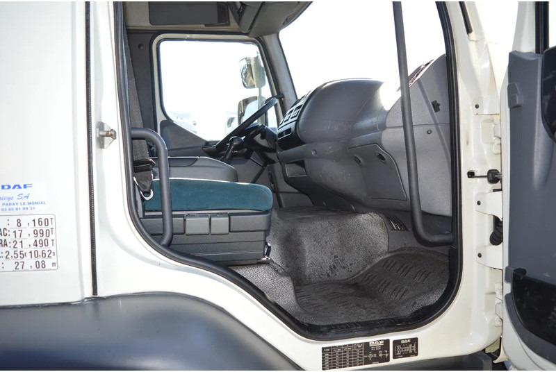 Interior photo 1: Curtainsider truck DAF CF 250 * EURO3 * MANUAL * 4X2 * Interior photo 1: Curtainsider truck DAF CF 250 * EURO3 * MANUAL * 4X2 *