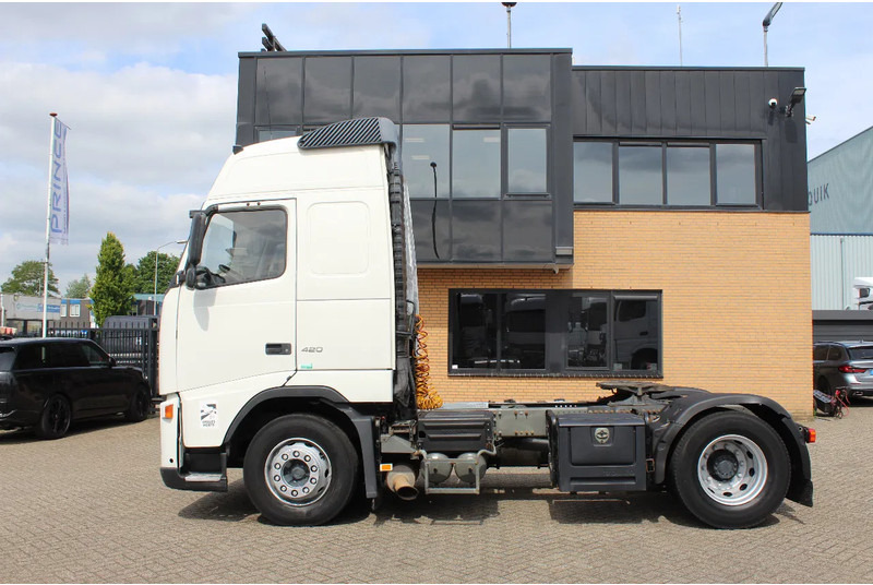 Volvo FH 12.420 * MANUAL * 4X2 * - Tractor unit: picture 2 Volvo FH 12.420 * MANUAL * 4X2 * - Tractor unit: picture 2