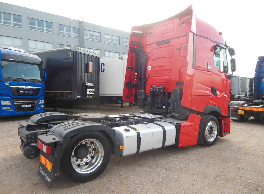 Renault T520 HIGH, COMFORT, LOWDECK, TOP STAND!! Renault T520 HIGH, COMFORT, LOWDECK, TOP STAND!! - Tractor unit: picture 3 Renault T520 HIGH, COMFORT, LOWDECK, TOP STAND!! Renault T520 HIGH, COMFORT, LOWDECK, TOP STAND!! - Tractor unit: picture 3