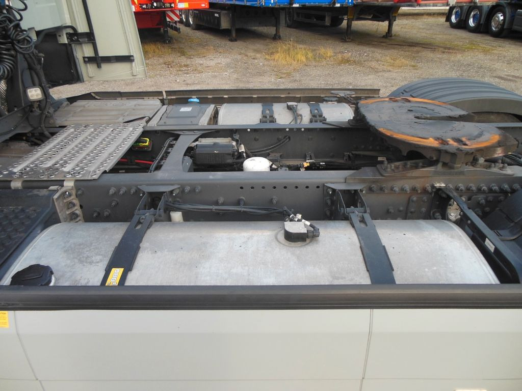 Volvo FH 13/460 TURBO COMPOUND,I-SAVE,I-PARK COOL,TOP Volvo FH 13/460 TURBO COMPOUND,I-SAVE,I-PARK COOL,TOP - Tractor unit: picture 5 Volvo FH 13/460 TURBO COMPOUND,I-SAVE,I-PARK COOL,TOP Volvo FH 13/460 TURBO COMPOUND,I-SAVE,I-PARK COOL,TOP - Tractor unit: picture 5