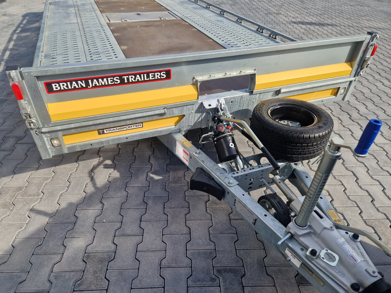 BJT T Transporter 231 550x224cm yellow ankippbar Heckrampe Tridem Alufelgen 10" 3500kg - Autotransporter trailer: picture 4 BJT T Transporter 231 550x224cm yellow ankippbar Heckrampe Tridem Alufelgen 10" 3500kg - Autotransporter trailer: picture 4