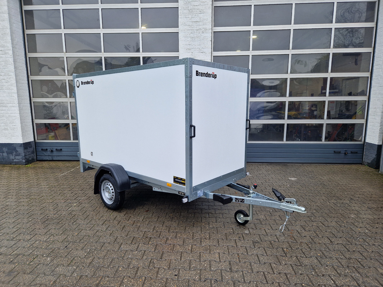 Brenderup Cargo Dynamic CD260 UBD 260x130x150cm Hecktüren Wabenwände (S) 750kg - Closed box trailer: picture 2 Brenderup Cargo Dynamic CD260 UBD 260x130x150cm Hecktüren Wabenwände (S) 750kg - Closed box trailer: picture 2