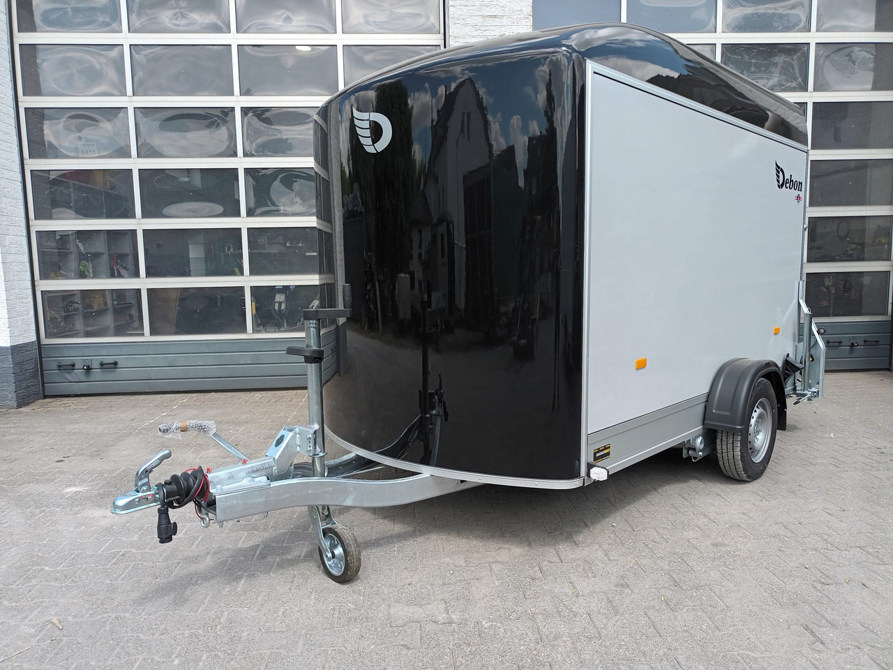Cargo Roadster 400 312x164x184cm Sandwich Poly black Seitentür Pullman 1300kg 100km/H - Closed box trailer: picture 5 Cargo Roadster 400 312x164x184cm Sandwich Poly black Seitentür Pullman 1300kg 100km/H - Closed box trailer: picture 5