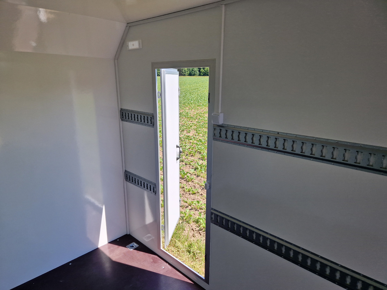 Closed box trailer Hochlader Koffer TFSP 600T.00 600x200x220cm extrahoch Seitentür IL (XXXL) 3500kg 100km/H: picture 10
