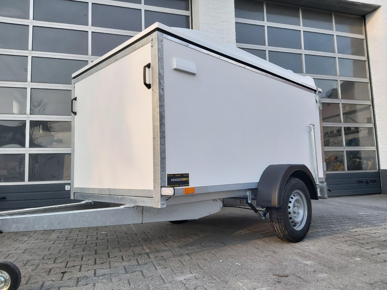 Kargo Deckel TFDL 250.01 245x130x140cm Heckrampe Stützen (S) 100km/H 1300kg Aktion - Motorcycle trailer: picture 3 Kargo Deckel TFDL 250.01 245x130x140cm Heckrampe Stützen (S) 100km/H 1300kg Aktion - Motorcycle trailer: picture 3