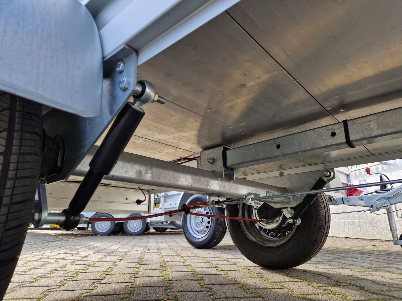 PKW Anhänger Koch Aluline+ B1000 205x105x40cm ALUBODEN (XS) 1000kg 100km/H Januar Online - Car trailer: picture 4 PKW Anhänger Koch Aluline+ B1000 205x105x40cm ALUBODEN (XS) 1000kg 100km/H Januar Online - Car trailer: picture 4