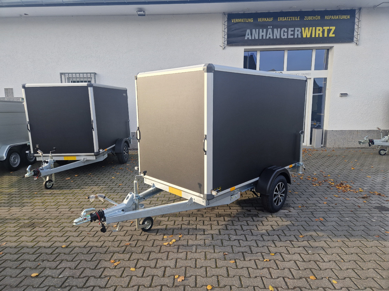 Variant C1315 C2 Edition black 258x148x157cm Alufelgen darkline 1350kg 100km/H 2024 black deal - Closed box trailer: picture 1 Variant C1315 C2 Edition black 258x148x157cm Alufelgen darkline 1350kg 100km/H 2024 black deal - Closed box trailer: picture 1