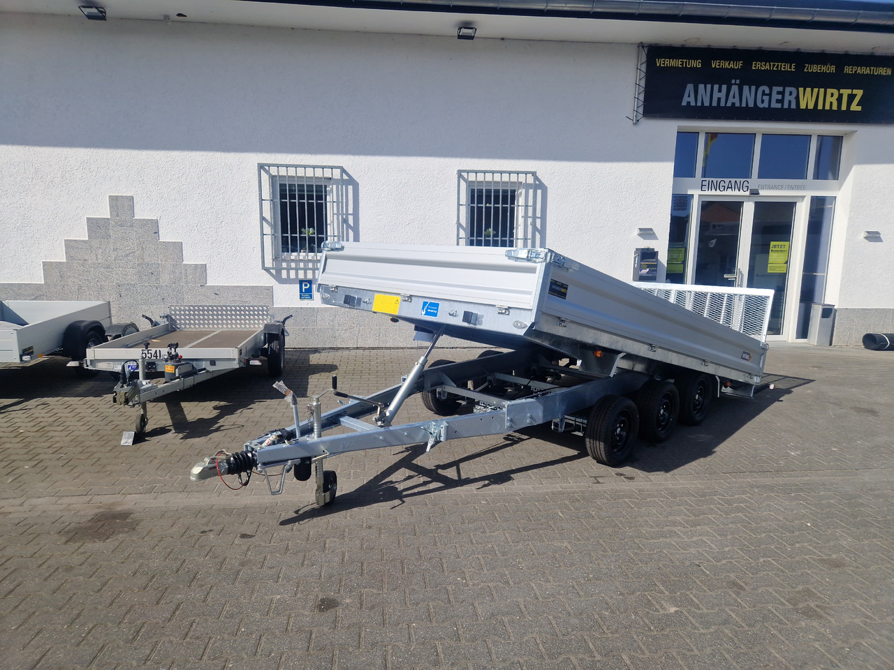 Variant Maschinentransporter 3543 UX Maxi Load LED Tridem Parabelfederung 3500kg - Tipper trailer: picture 1 Variant Maschinentransporter 3543 UX Maxi Load LED Tridem Parabelfederung 3500kg - Tipper trailer: picture 1