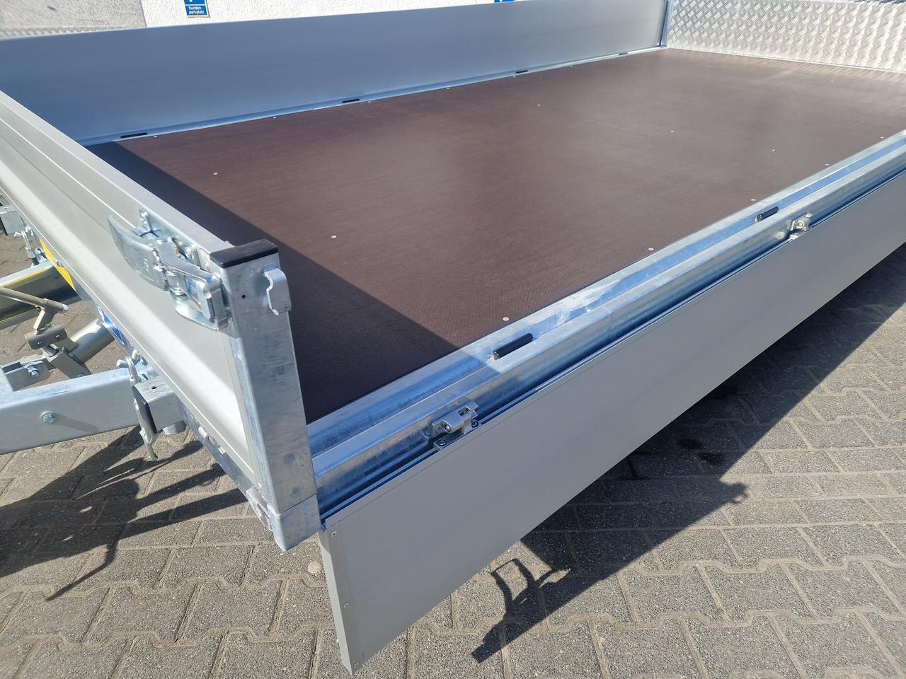 Variant Maschinentransporter 3543 UX Maxi Load LED Tridem Parabelfederung 3500kg leasing Variant Maschinentransporter 3543 UX Maxi Load LED Tridem Parabelfederung 3500kg: picture 16