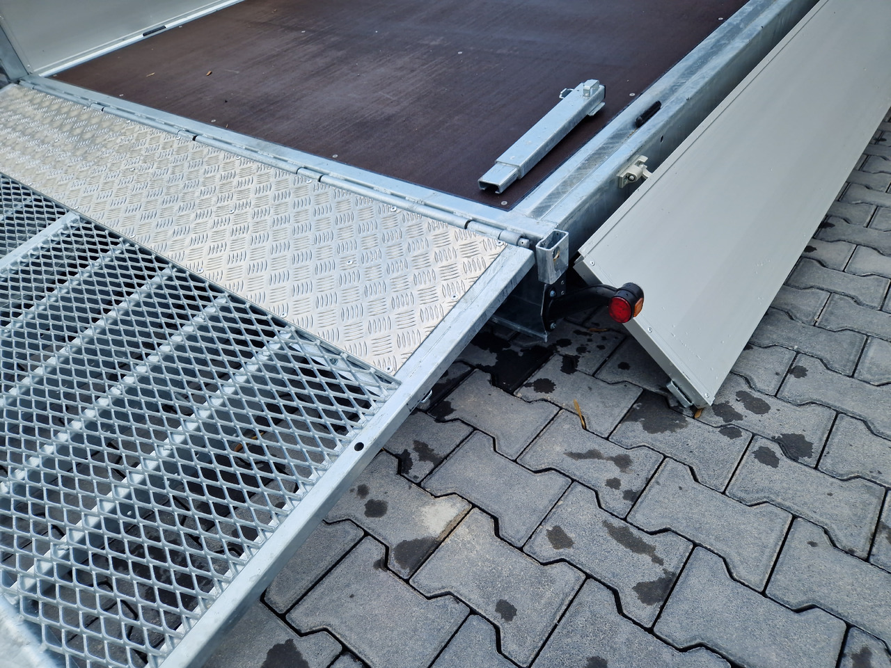 Variant Maschinentransporter 3563 UX Maxi Load 620x210x30cm LED Tridem Parabel black 3500kg - Plant trailer: picture 4 Variant Maschinentransporter 3563 UX Maxi Load 620x210x30cm LED Tridem Parabel black 3500kg - Plant trailer: picture 4