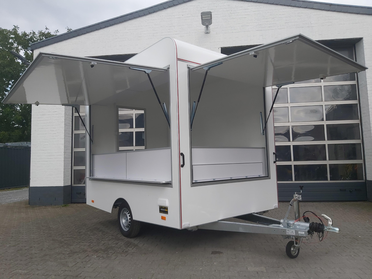 Verkaufsanhänger VK 302 200 aero retro 300cm 2 Verkaufsklappen Multi Theke 230V PVC Boden (M) 1300kg - Vending trailer: picture 1 Verkaufsanhänger VK 302 200 aero retro 300cm 2 Verkaufsklappen Multi Theke 230V PVC Boden (M) 1300kg - Vending trailer: picture 1