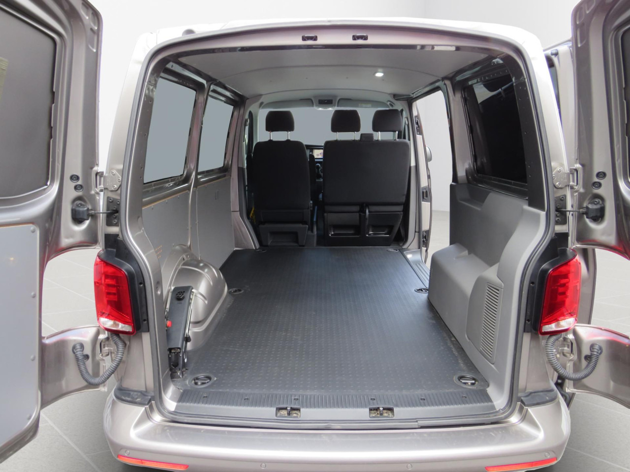 VOLKSWAGEN T6.1 Transporter Trendline 2.0 TDI Kasten Euro6 ZV - Small van: picture 4 VOLKSWAGEN T6.1 Transporter Trendline 2.0 TDI Kasten Euro6 ZV - Small van: picture 4