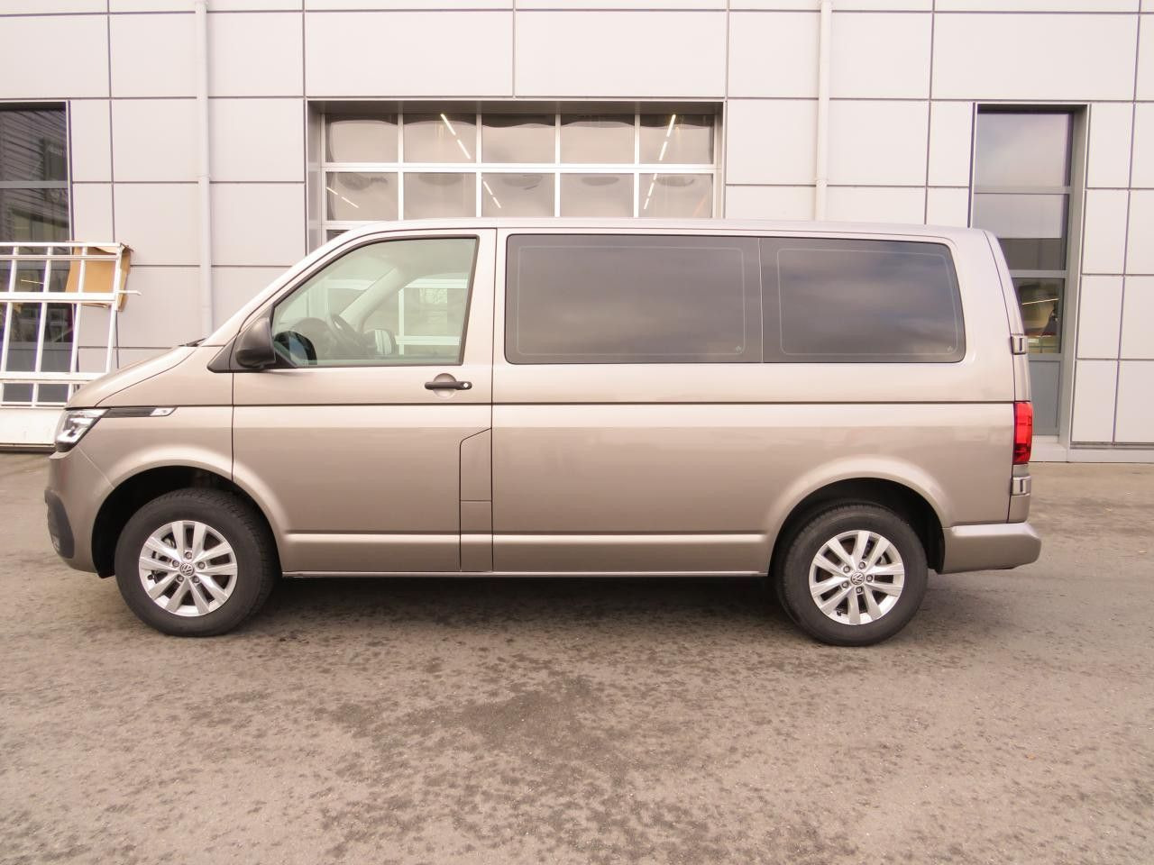 Volkswagen T6.1 Transporter 2.0 TDI Kasten Trendline Euro6 - Small van: picture 3 Volkswagen T6.1 Transporter 2.0 TDI Kasten Trendline Euro6 - Small van: picture 3