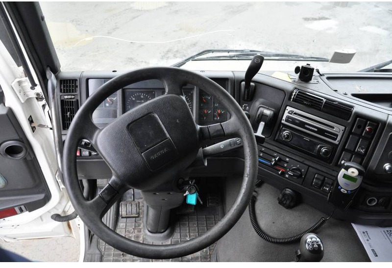 Volvo FM12 380 4X2 - Container transporter/ Swap body truck: picture 5 Volvo FM12 380 4X2 - Container transporter/ Swap body truck: picture 5