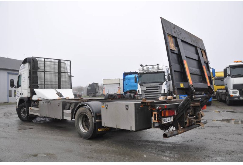 Volvo FM12 380 4X2 - Container transporter/ Swap body truck: picture 3 Volvo FM12 380 4X2 - Container transporter/ Swap body truck: picture 3