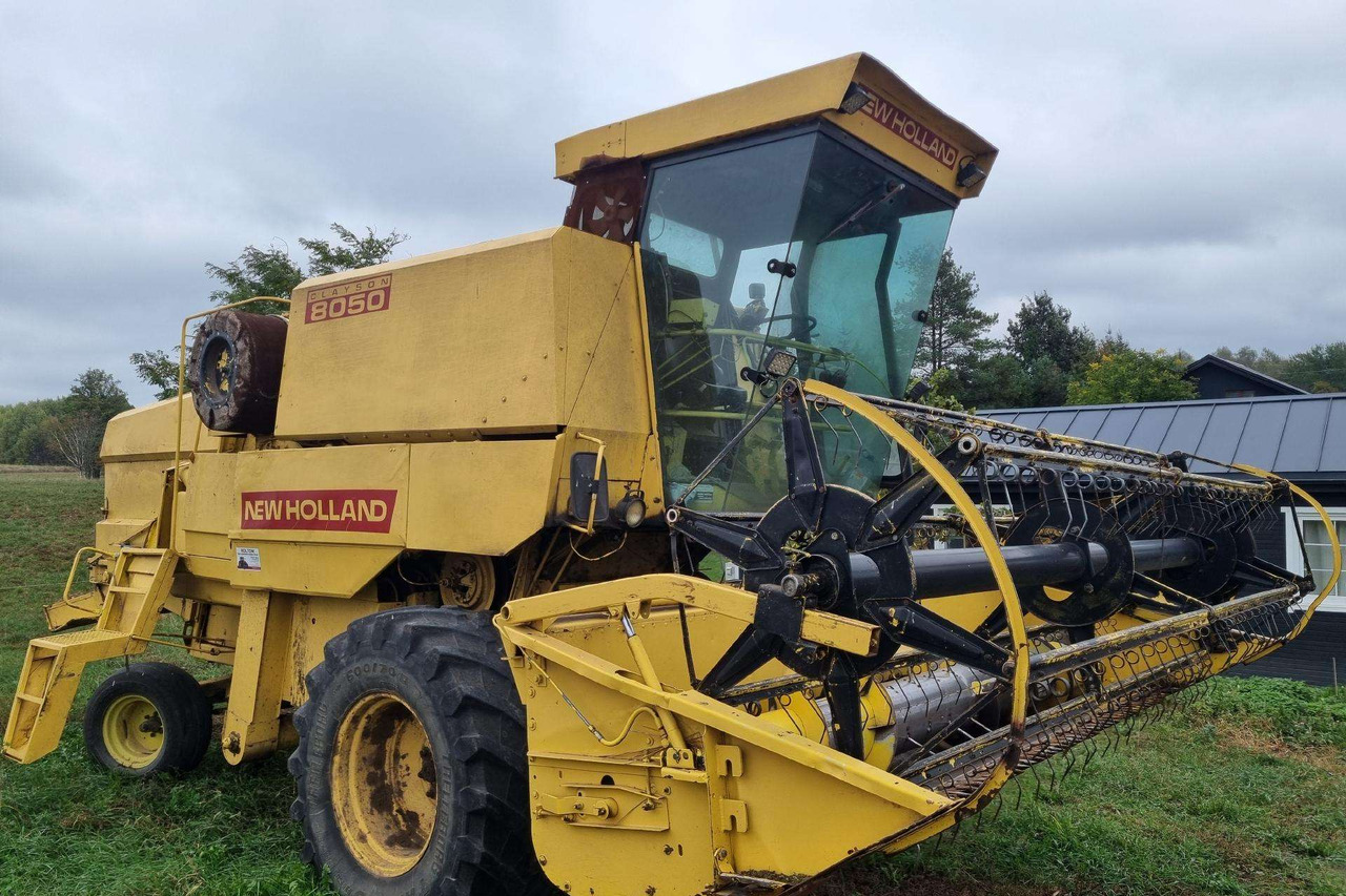New Holland 8050 - Combine harvester: picture 2 New Holland 8050 - Combine harvester: picture 2