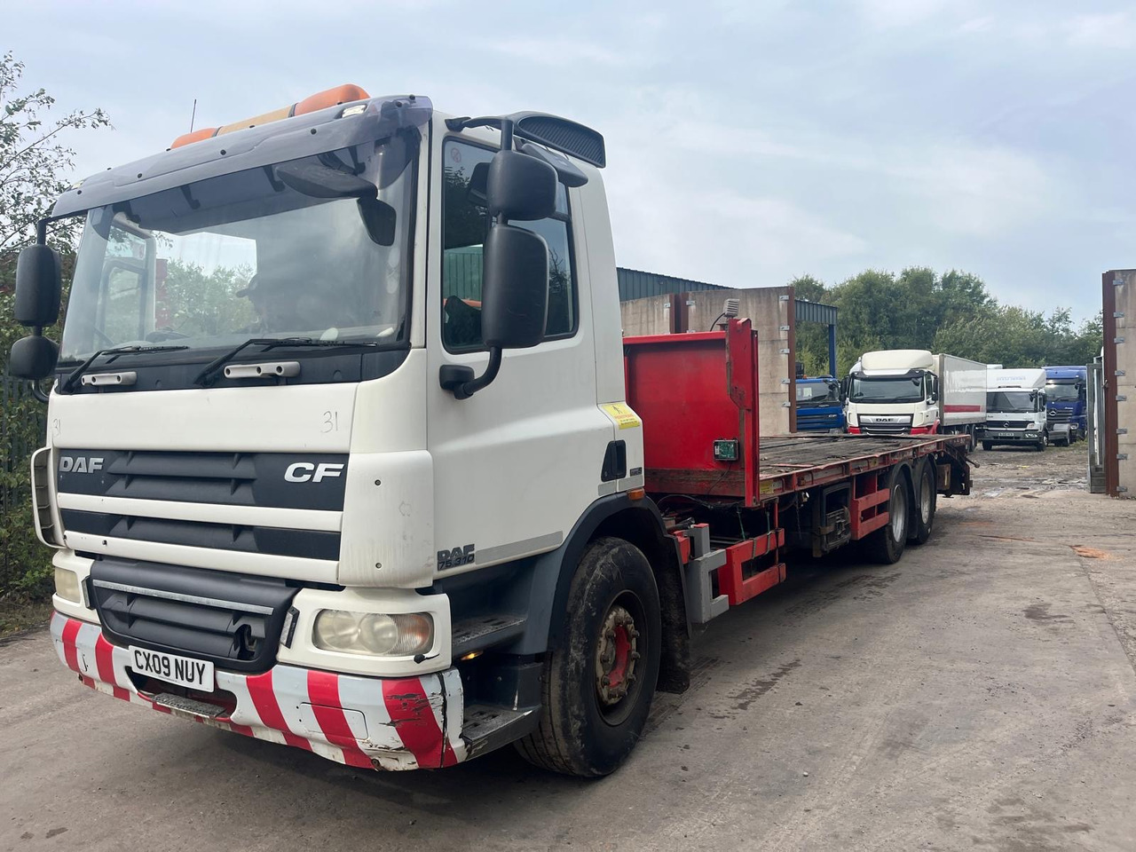 DAF 75 CF 310 - Dropside/ Flatbed truck: picture 1 DAF 75 CF 310 - Dropside/ Flatbed truck: picture 1