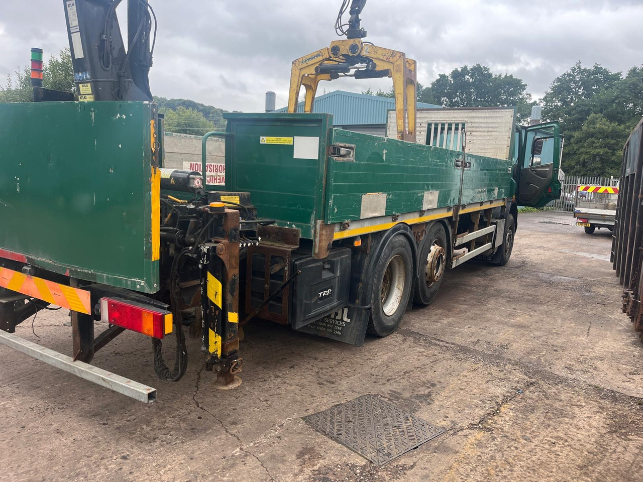 DAF CF 75 310 - Dropside/ Flatbed truck, Crane truck: picture 5 DAF CF 75 310 - Dropside/ Flatbed truck, Crane truck: picture 5