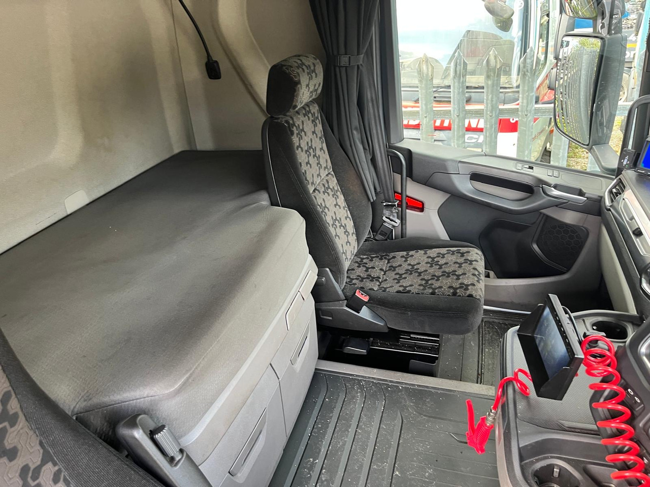 Scania R450 - Tractor unit: picture 4 Scania R450 - Tractor unit: picture 4