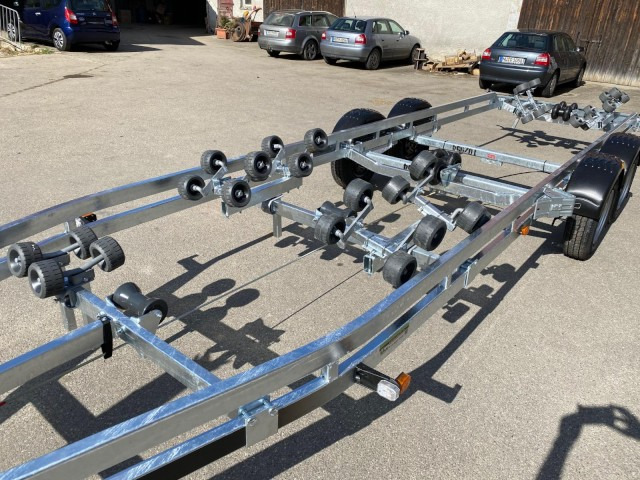 Brenderup Brenderup Premium Bootsanhänger 303500TB SRX mit Superrollen, 3,5 to. 8,7m/ 30 Fuß - Boat trailer: picture 5 Brenderup Brenderup Premium Bootsanhänger 303500TB SRX mit Superrollen, 3,5 to. 8,7m/ 30 Fuß - Boat trailer: picture 5