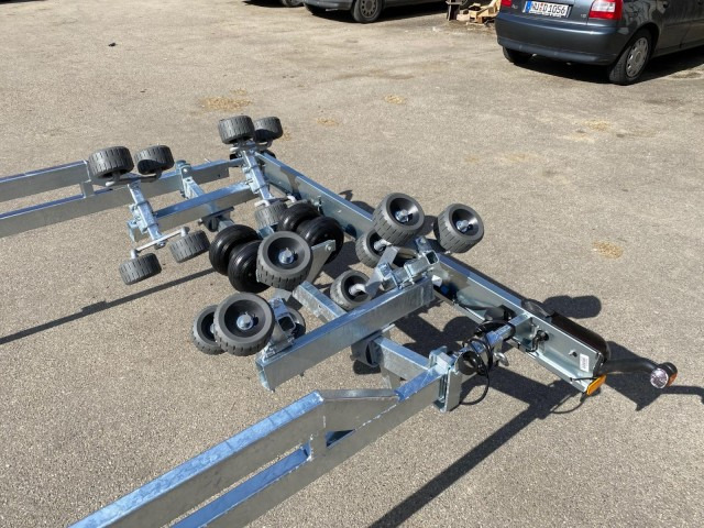 New Boat trailer Brenderup Brenderup Premium Bootsanhänger 303500TB SRX mit Superrollen, 3,5 to. 8,7m/ 30 Fuß: picture 8